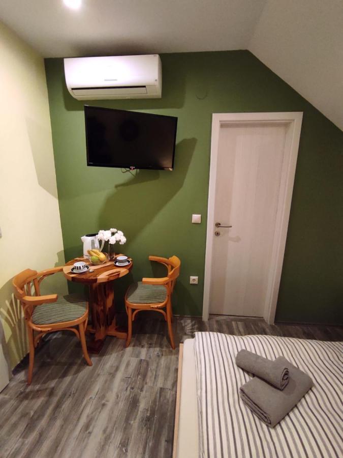 Accommodation "Old Town Dreznik" Rakovica Kültér fotó