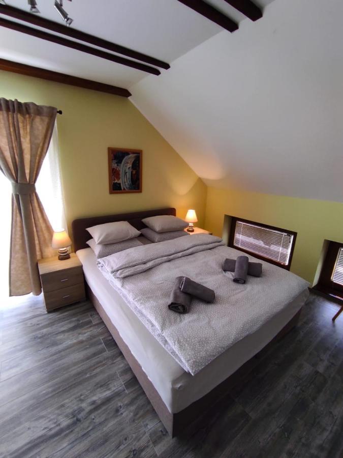 Accommodation "Old Town Dreznik" Rakovica Kültér fotó