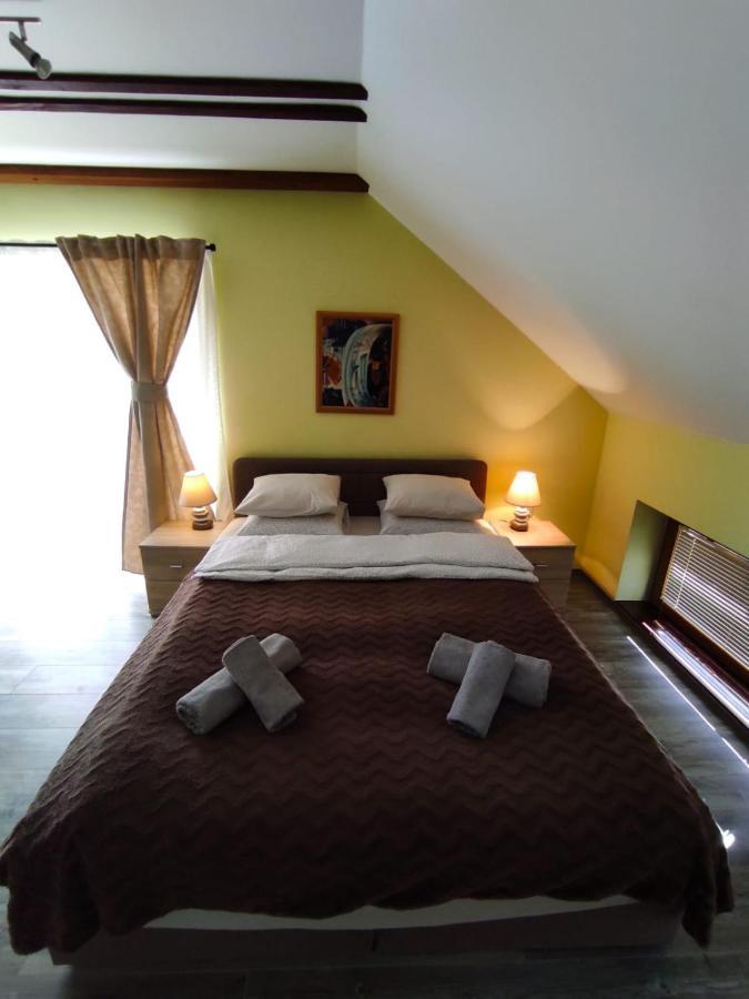 Accommodation "Old Town Dreznik" Rakovica Kültér fotó